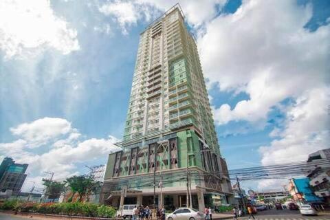Sunvida Tower Residences Infront Of Sm City 세부 외부 사진